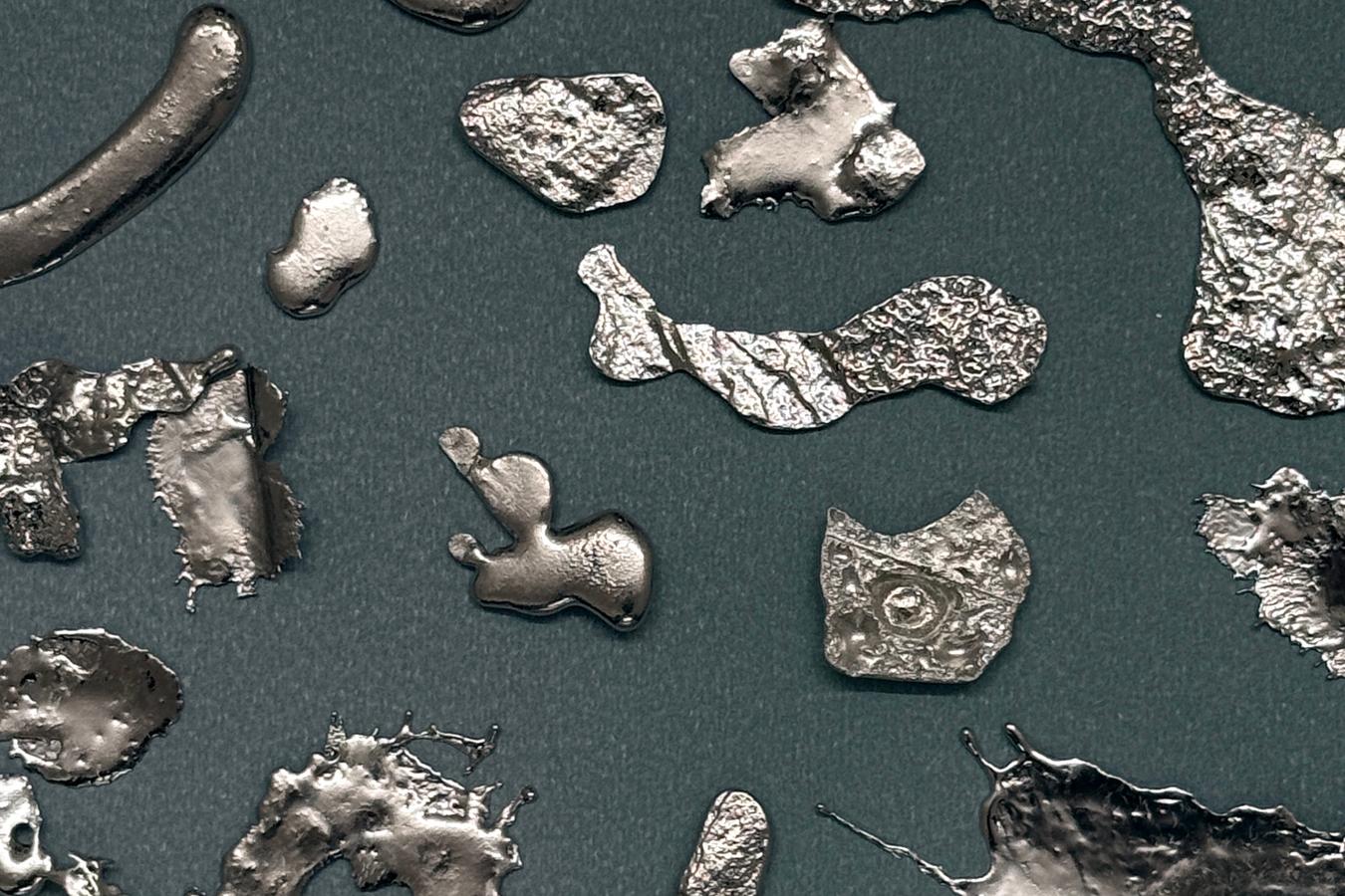 Amanda Bennetts: Fragmented, divided—yet whole